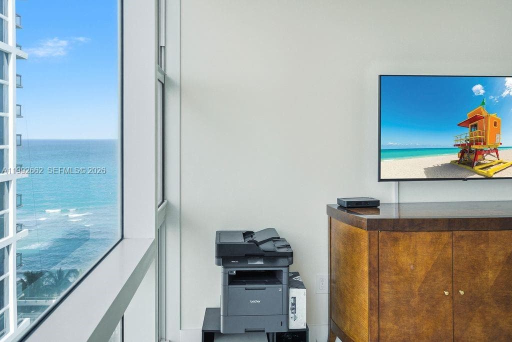6801 Collins Ave # 1414, Miami Beach FL 33141
