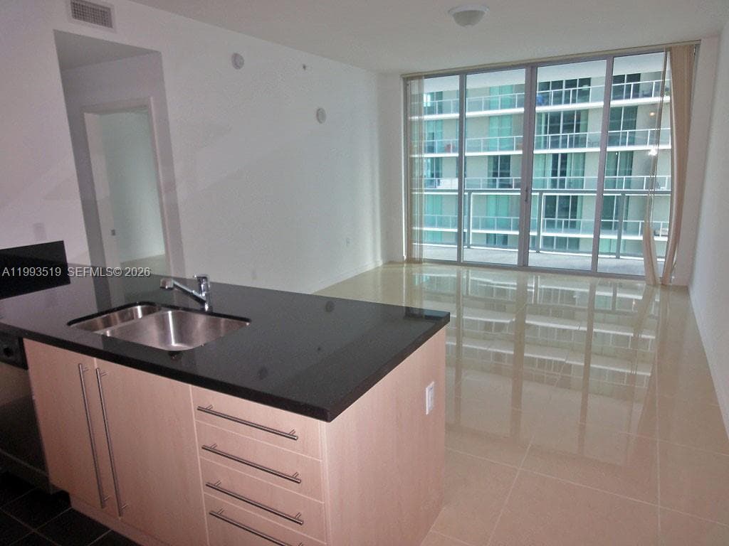 1111 SW 1 AV, Miami FL 33130