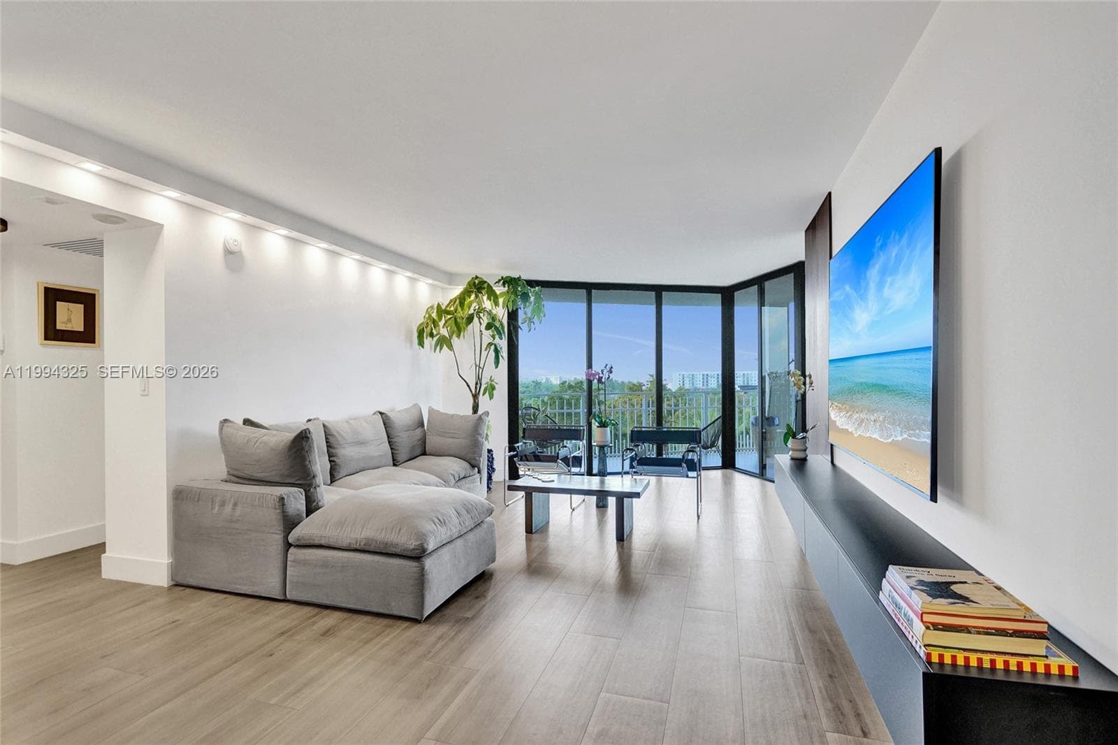 1000 Quayside Ter # 707, Miami FL 33138
