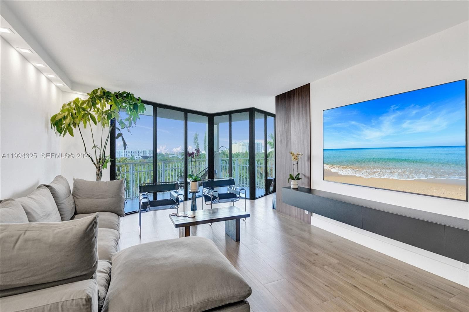 1000 Quayside Ter # 707, Miami FL 33138