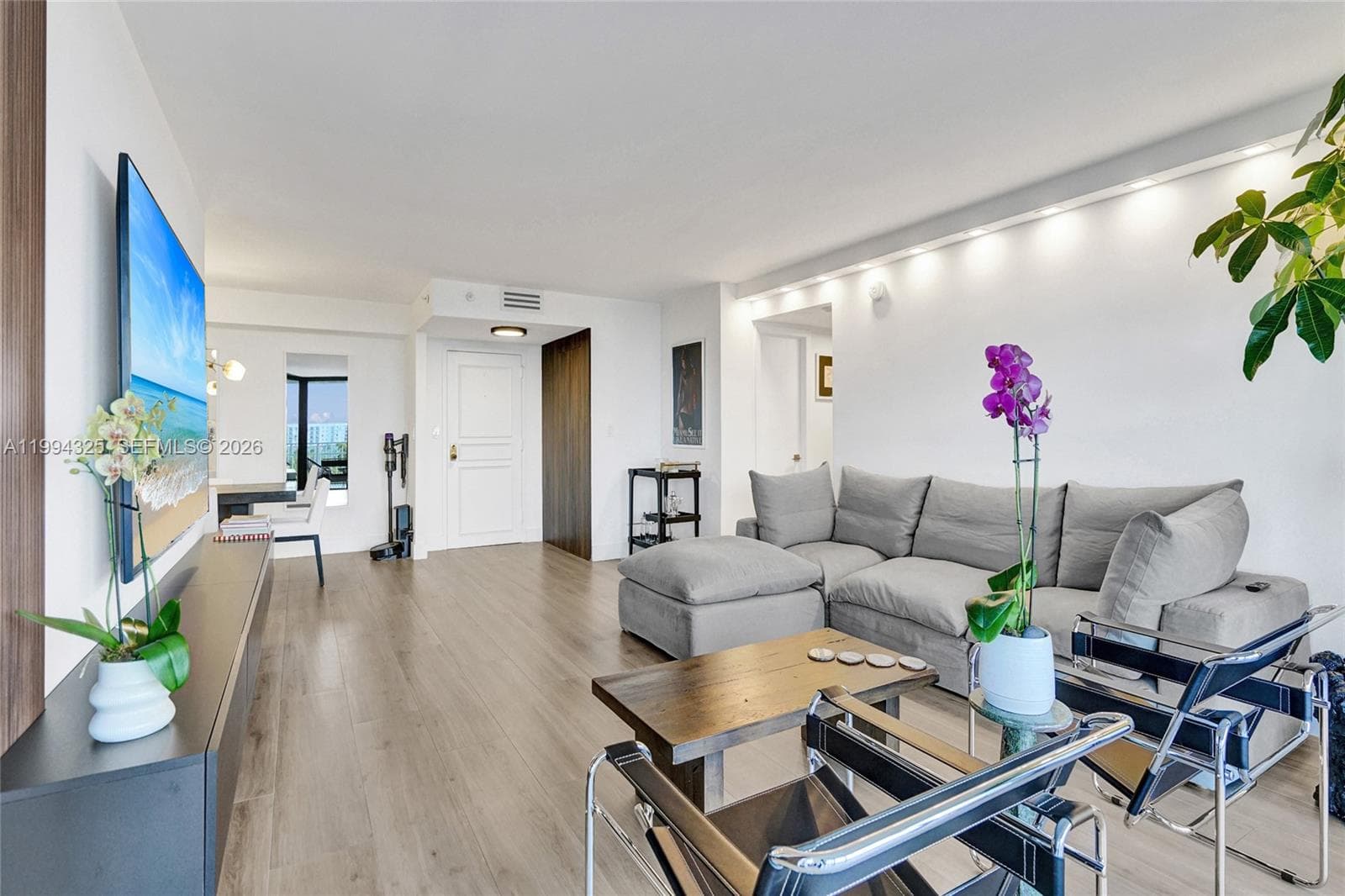 1000 Quayside Ter # 707, Miami FL 33138