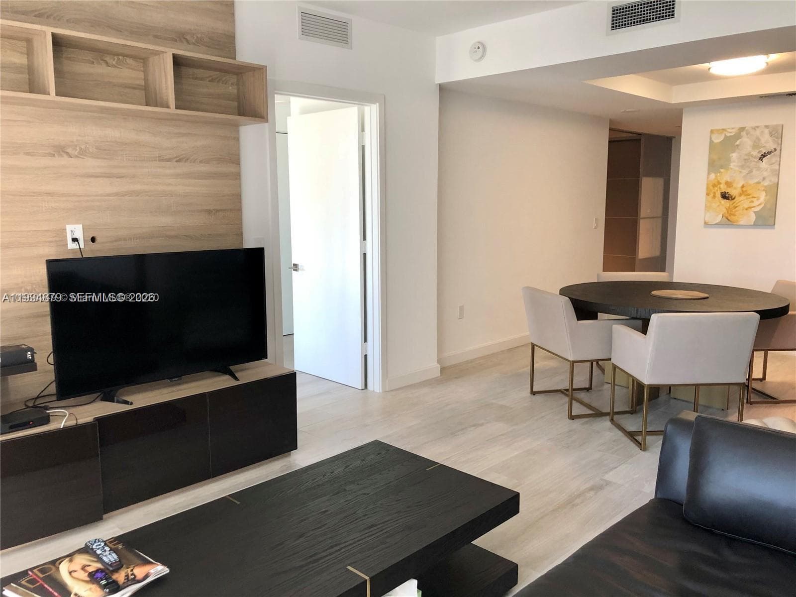 45 SW 9th St # 2004, Miami FL 33130
