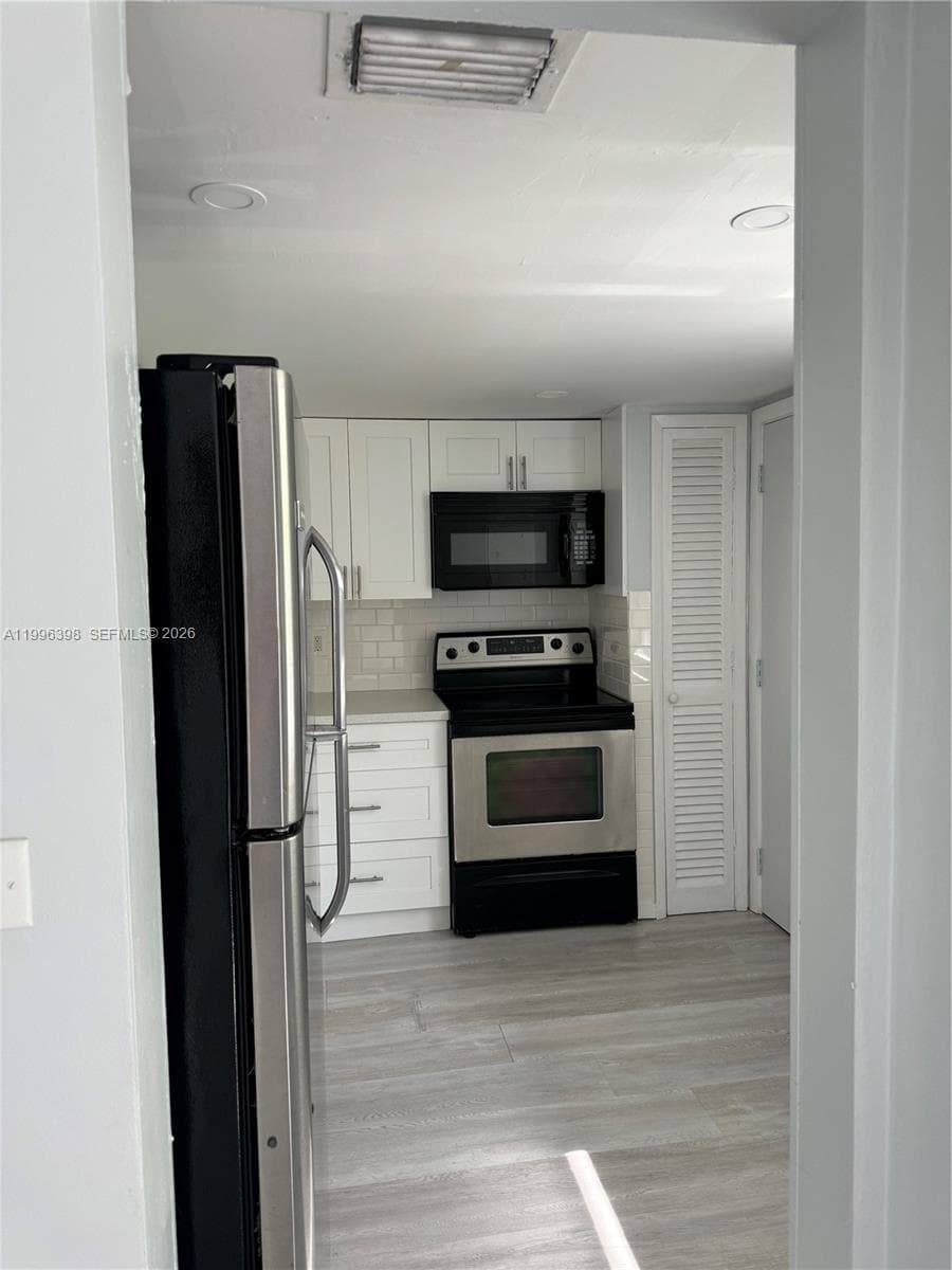 1398 NE 191st St # C305, Miami FL 33179