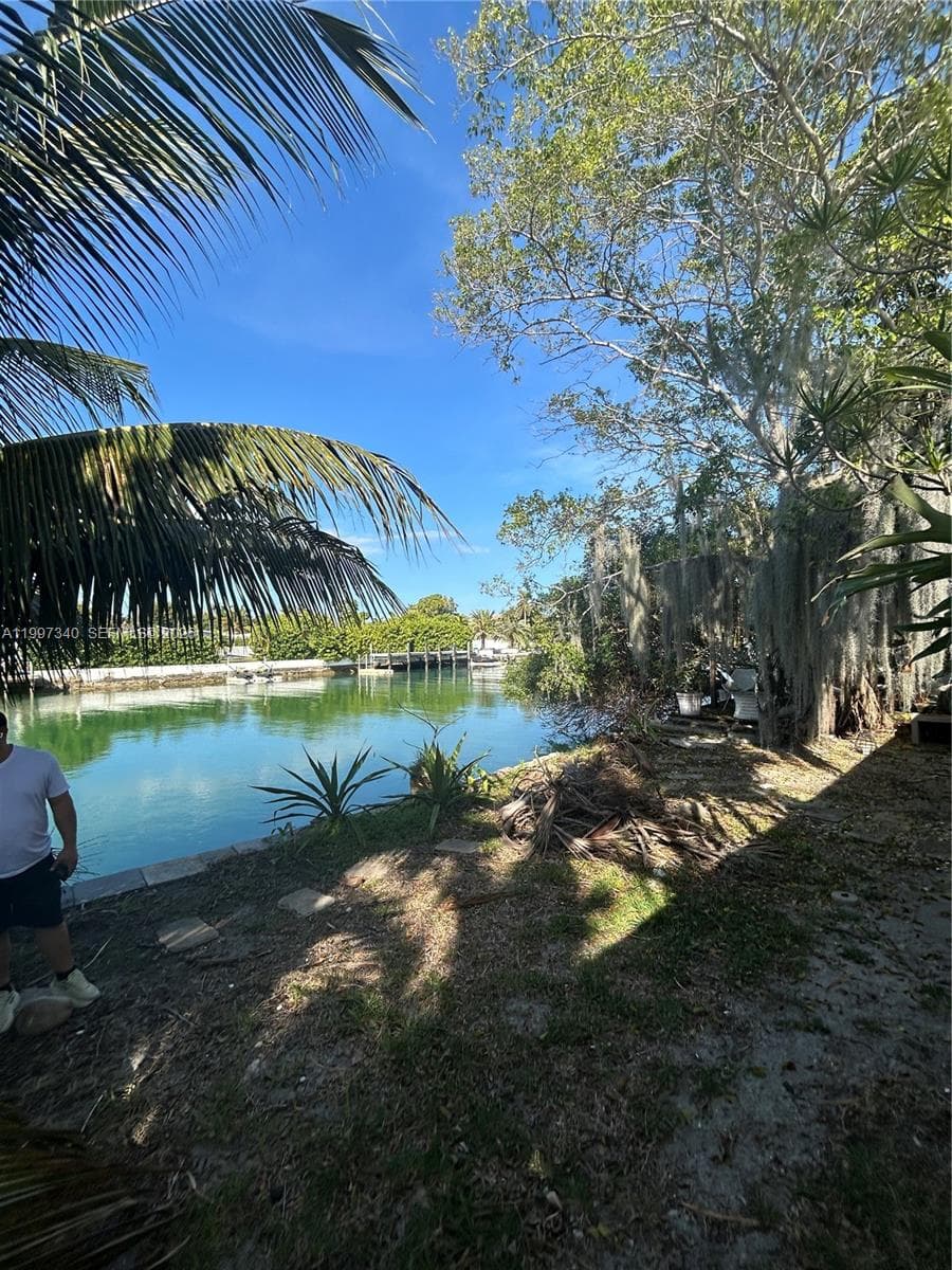 1795 Calais Dr # 2, Miami Beach FL 33141