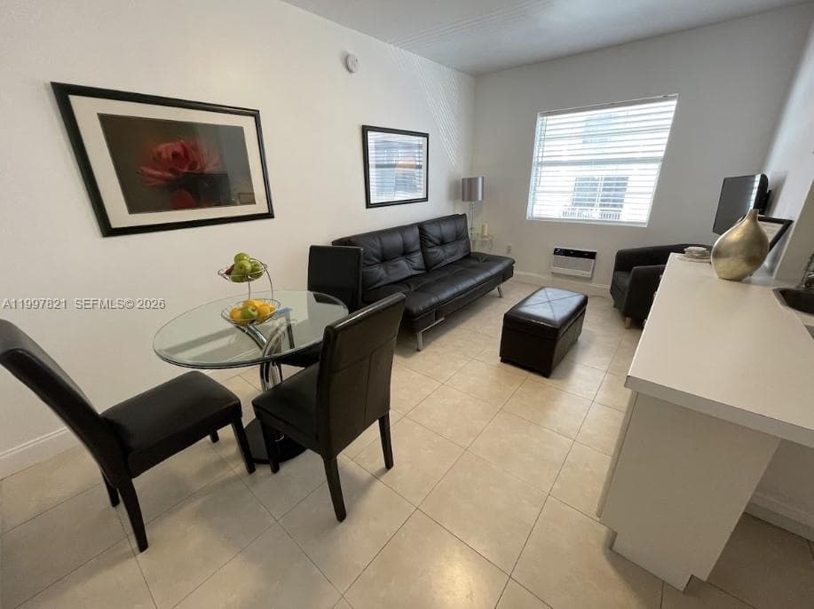 335 Ocean Dr # 214, Miami Beach FL 33139