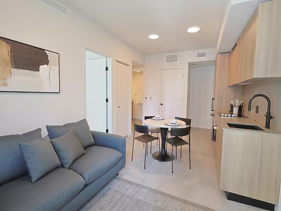 121 NE 5th Street # 1506, Miami FL 33132
