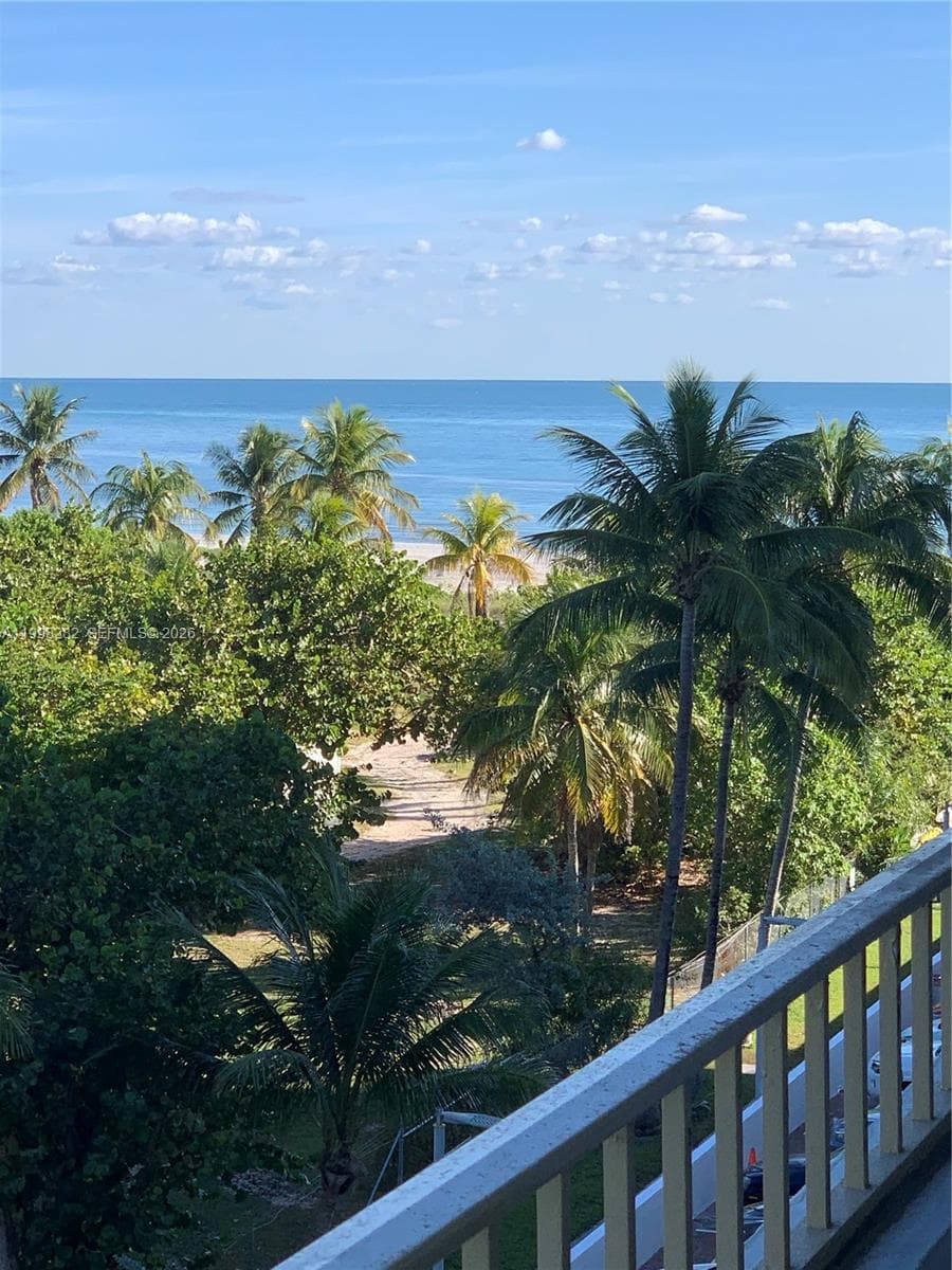 177 Ocean Lane Dr # 512, Key Biscayne FL 33149