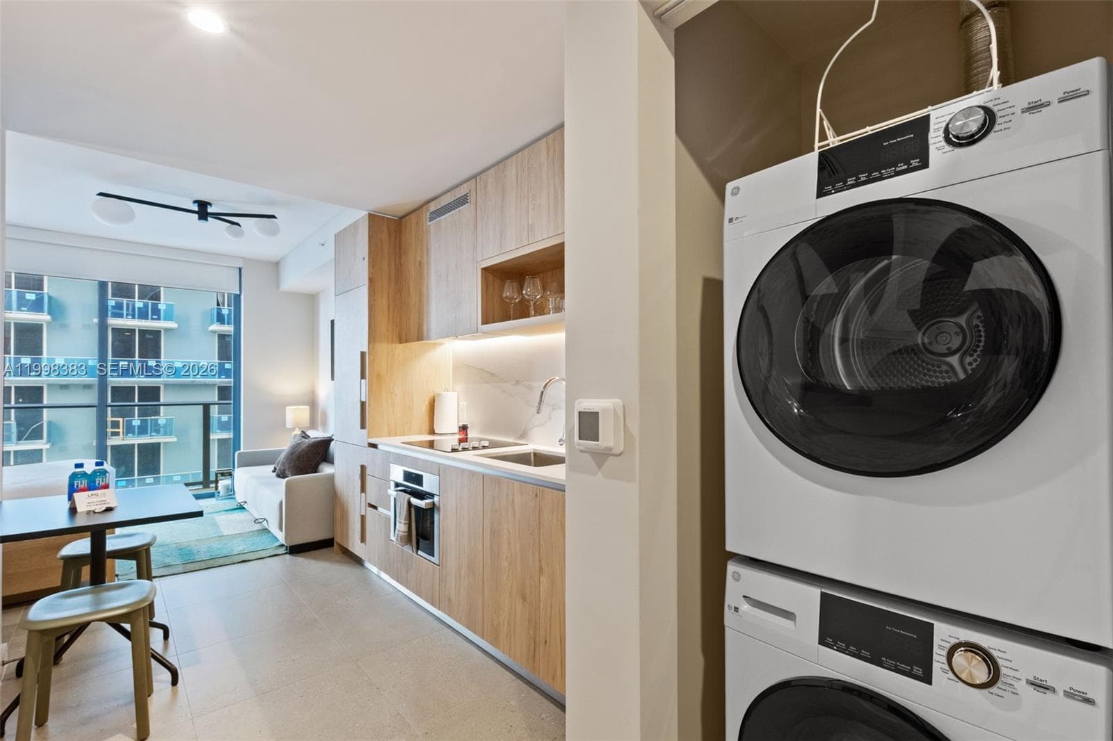 11 NE 6 # 2108, Miami FL 33132