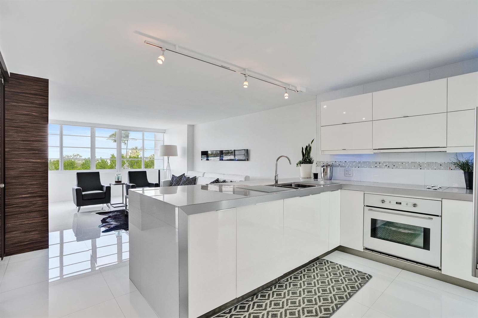 1670 Lincoln Court # 3b, Miami Beach FL 33139
