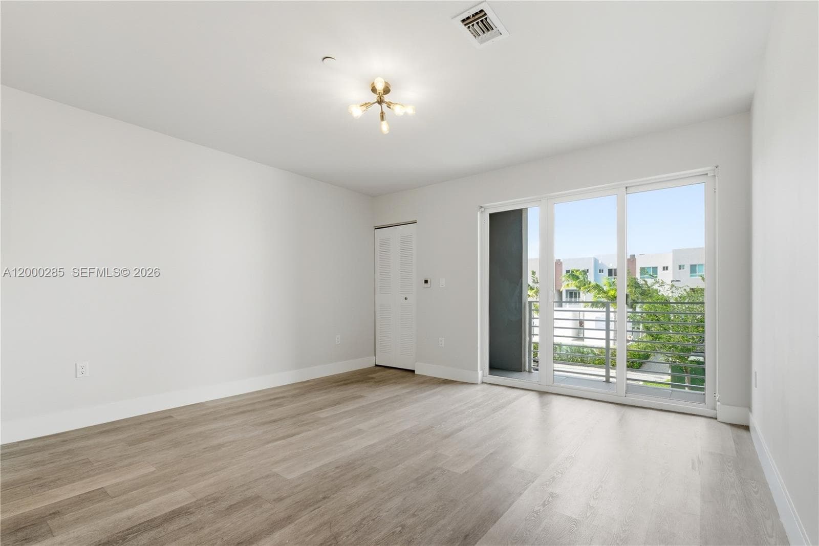 2505 NE 193rd St # 4215, Miami FL 33180