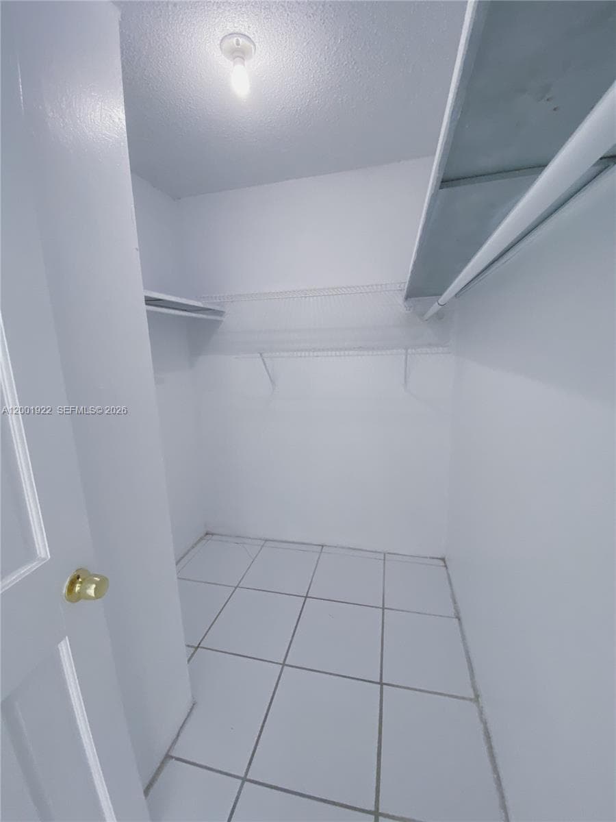 870 NW 87th Ave # 110, Miami FL 33172