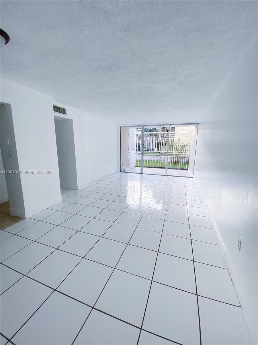 870 NW 87th Ave # 110, Miami FL 33172