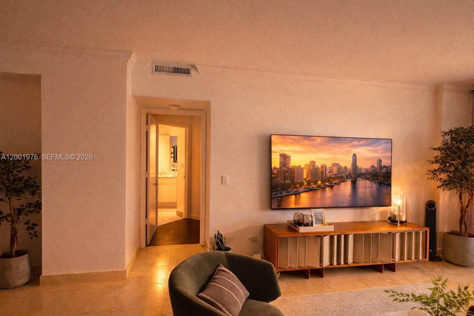 848 Brickell Key Dr # 905, Miami FL 33131