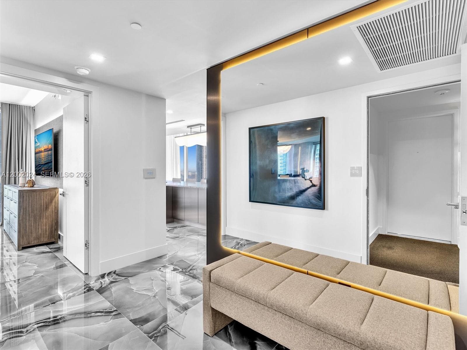 475 Brickell Ave # 2715, Miami FL 33131