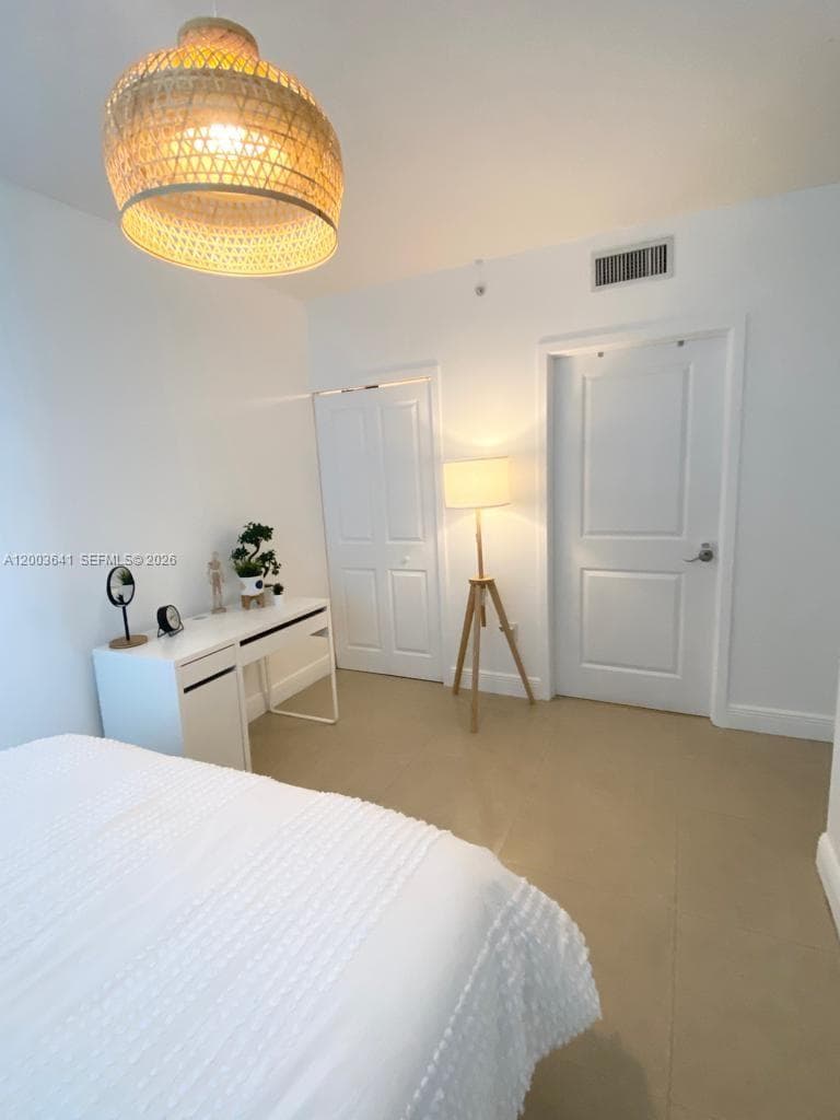 170 SE 14th St # 1504, Miami FL 33131