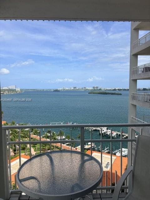 4000 Towerside Ter # 1403, Miami FL 33138