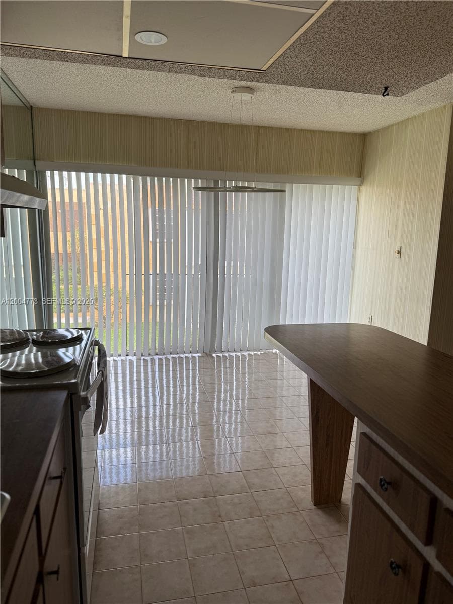 9320 W Flagler St # 201D, Miami FL 33174