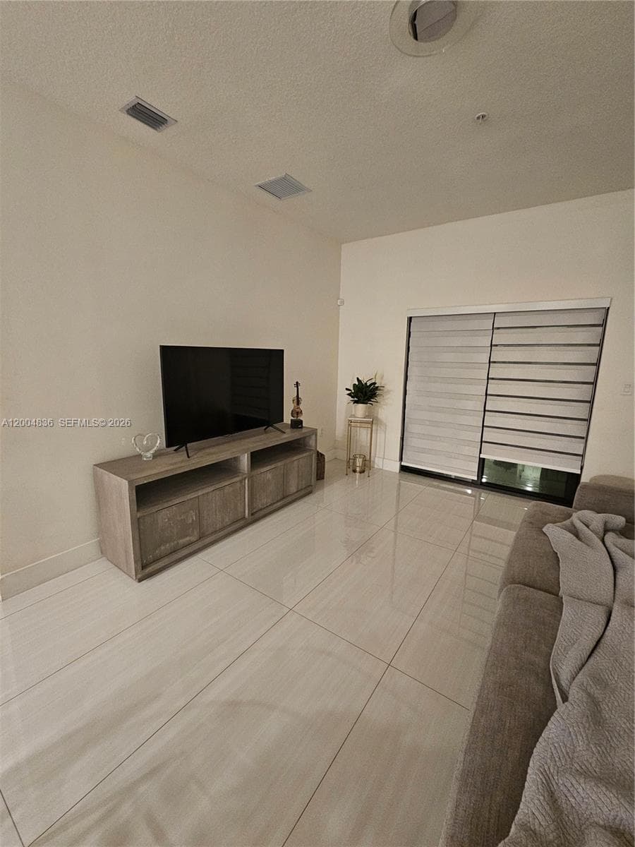 8167 NW 41st St # 109, Doral FL 33166