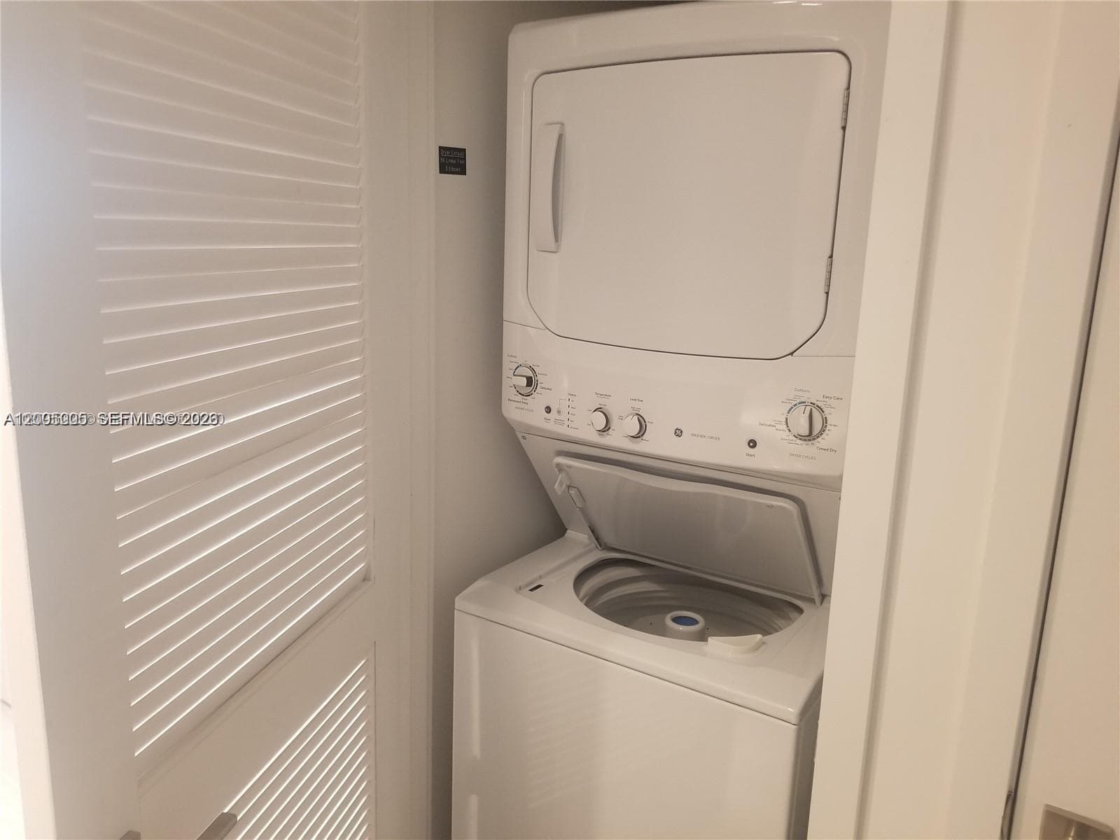 121 NE 34 St # 2215, Miami FL 33137