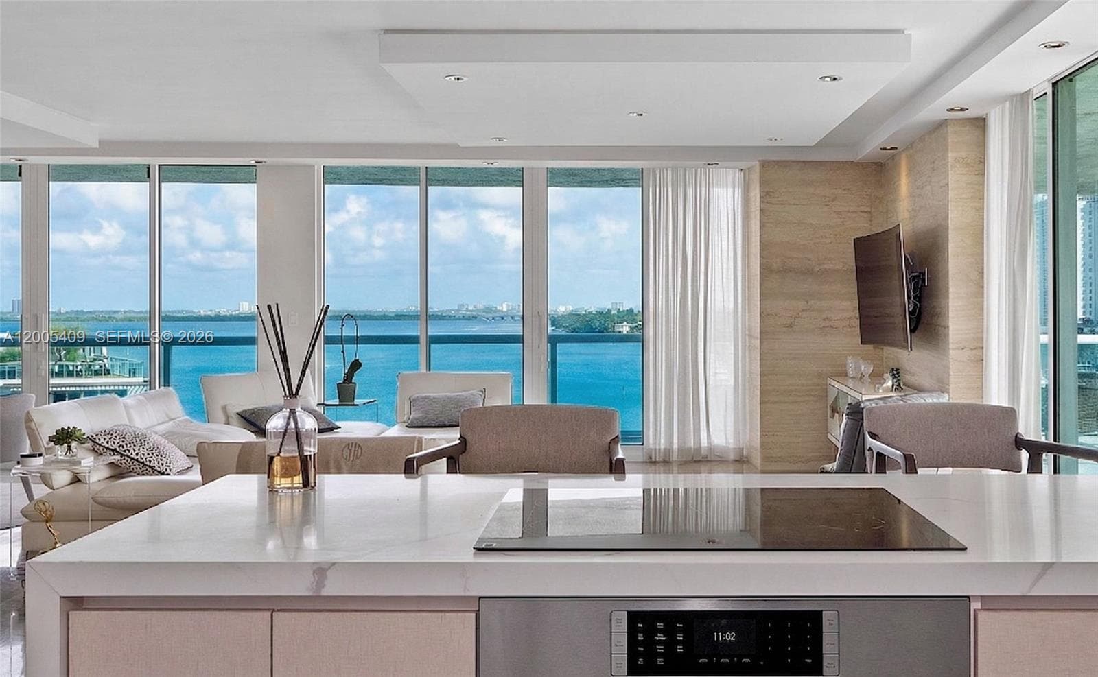 10 Venetian Way # 804, Miami Beach FL 33139