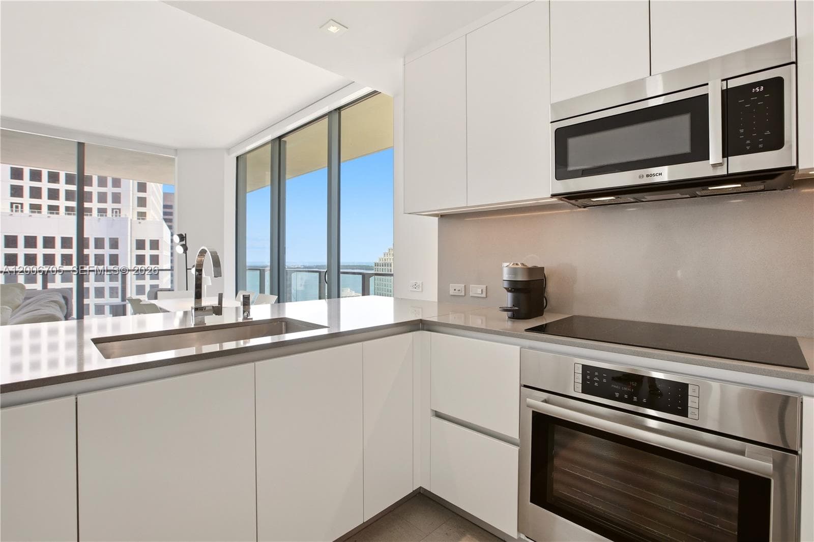 68 SE 6th St # 2701, Miami FL 33131