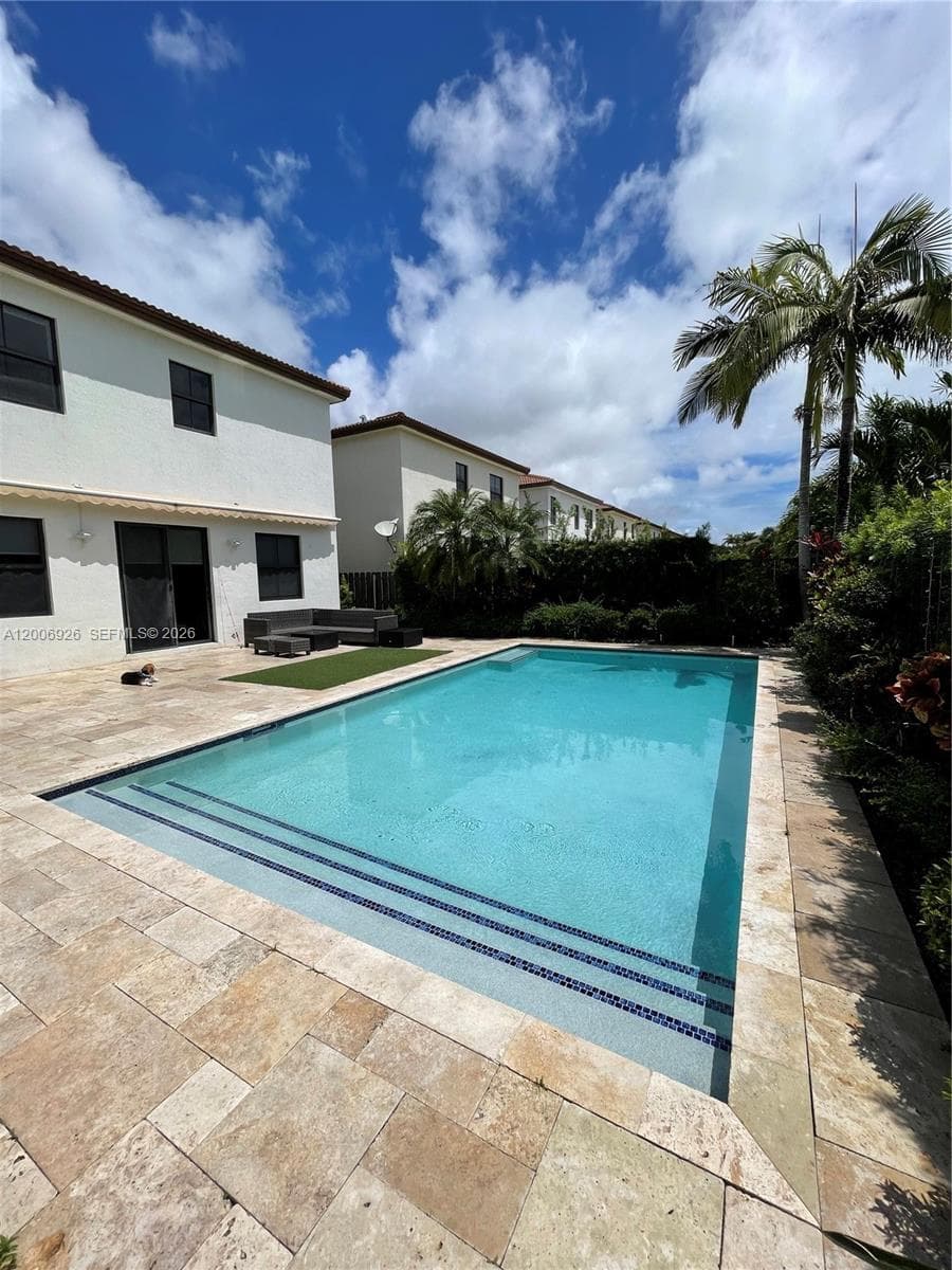 10086 NW 89th Ter, Doral FL 33178
