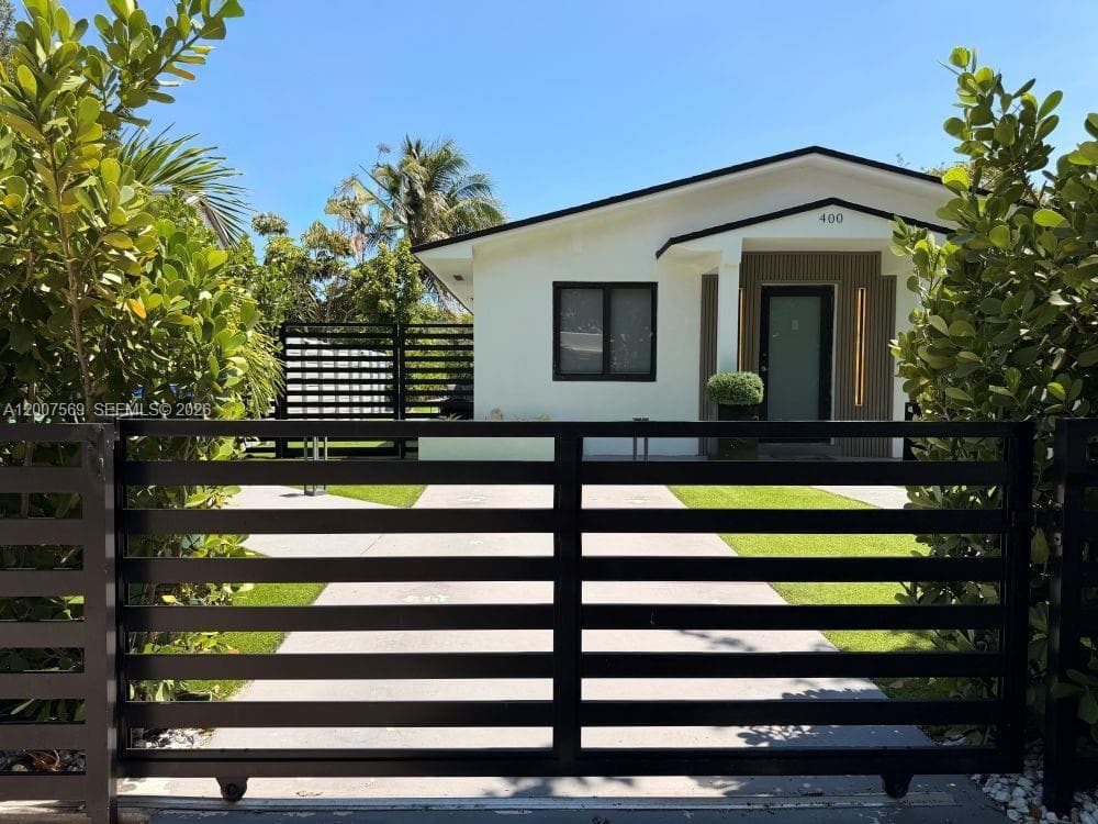 400 NW 40th St, Miami FL 33127