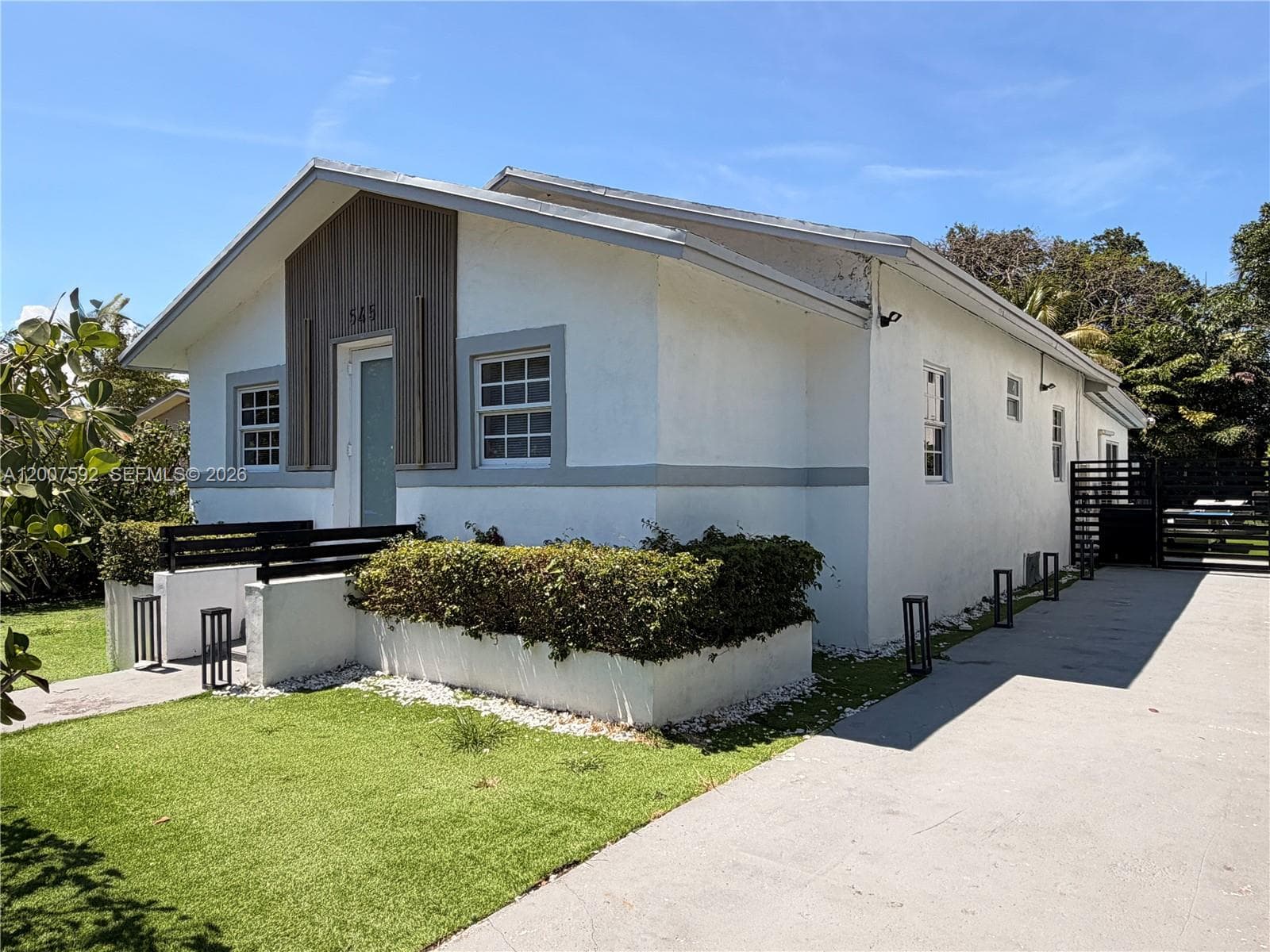 545 NW 52nd St, Miami FL 33127