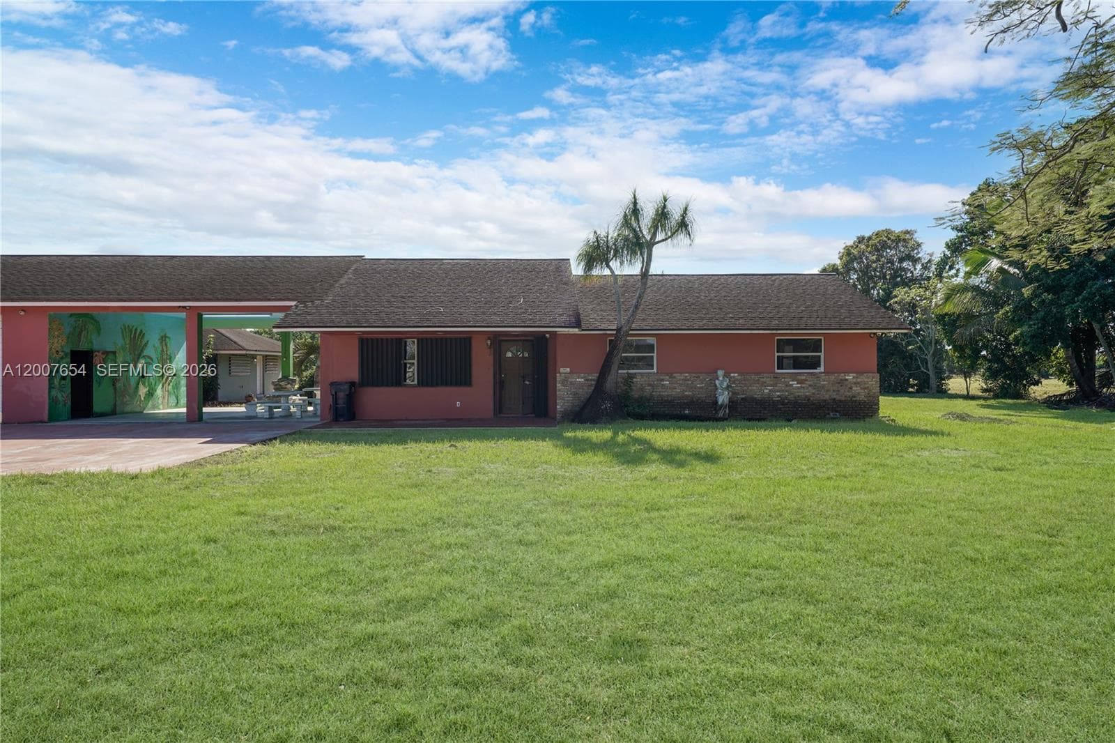 20000 SW 216th St, Miami FL 33170