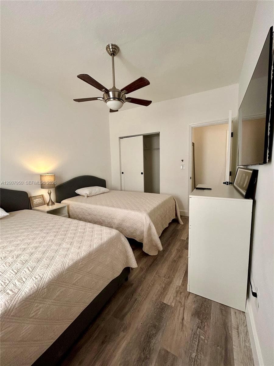 215 30th St # 17, Miami Beach FL 33140