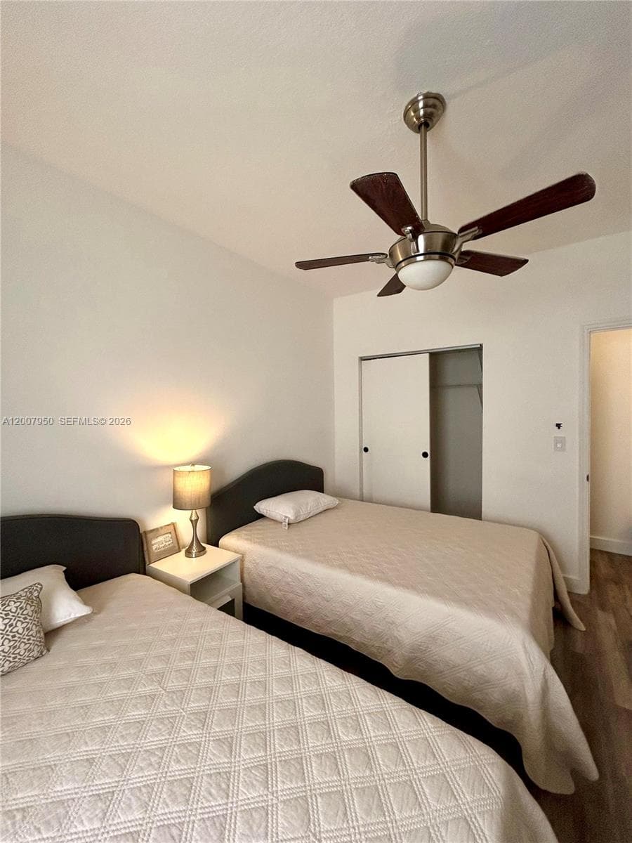 215 30th St # 17, Miami Beach FL 33140