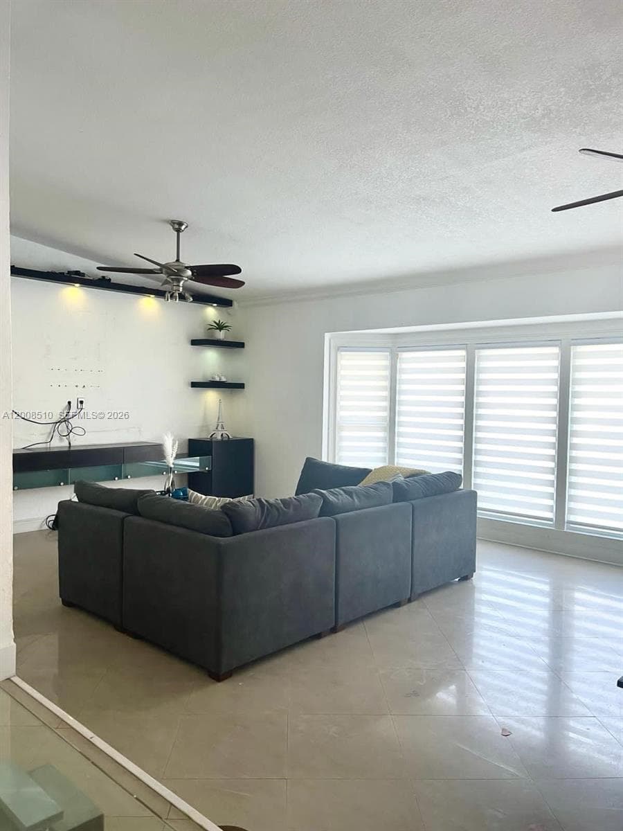 19960 Highland Lakes Blvd, Miami FL 33179