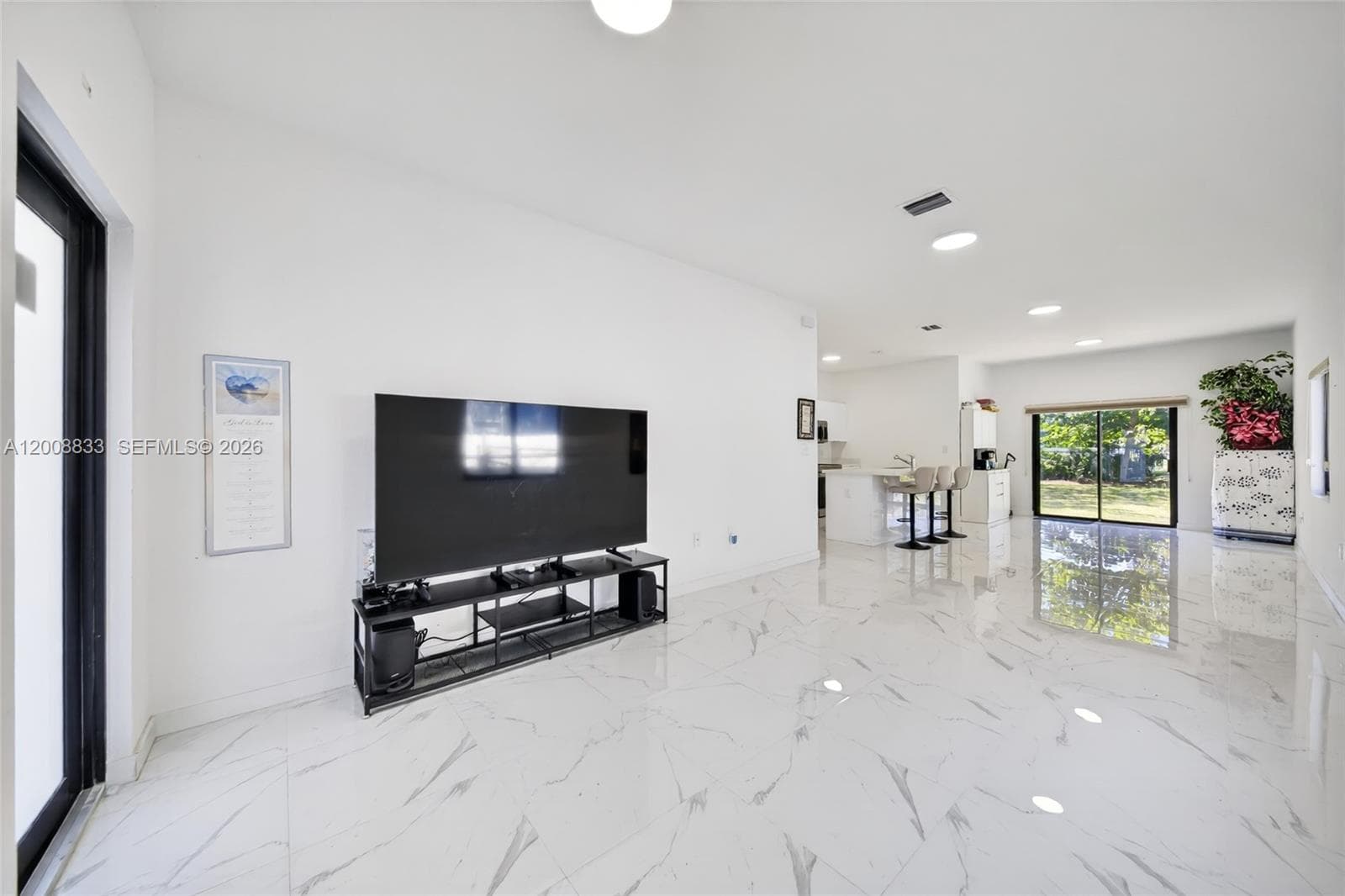 1864 NW 84th St, Miami FL 33147
