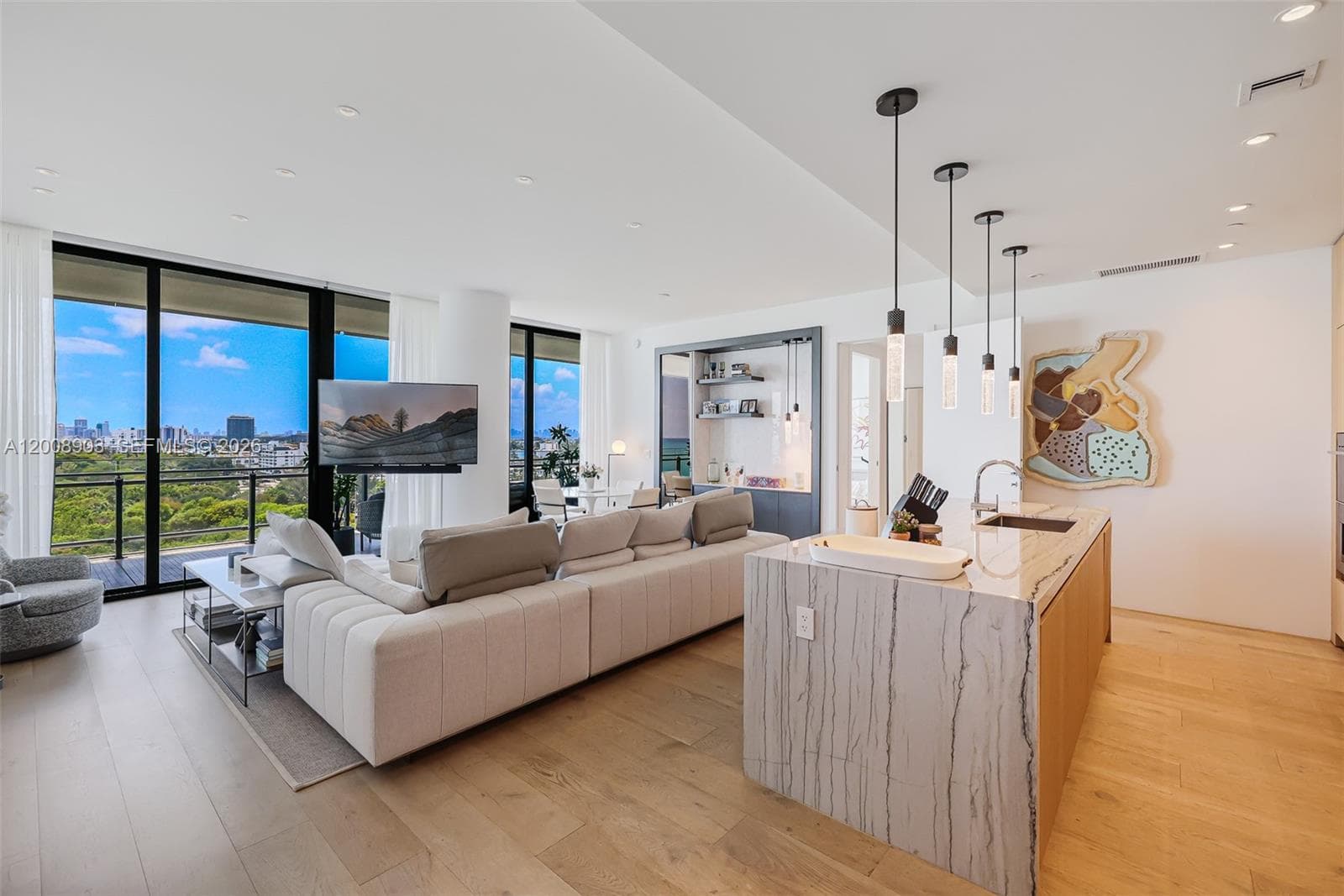 8701 Collins Ave # 904, Miami Beach FL 33154