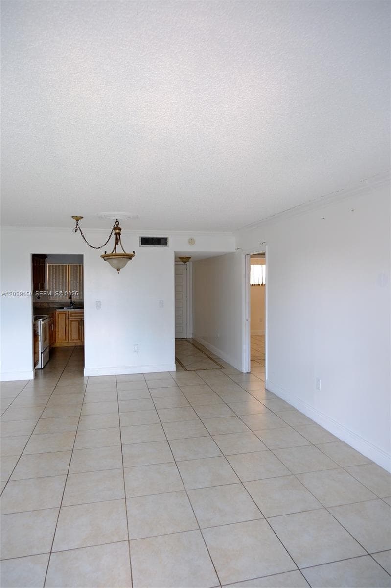 650 NE 149th St # 505F, Miami FL 33161