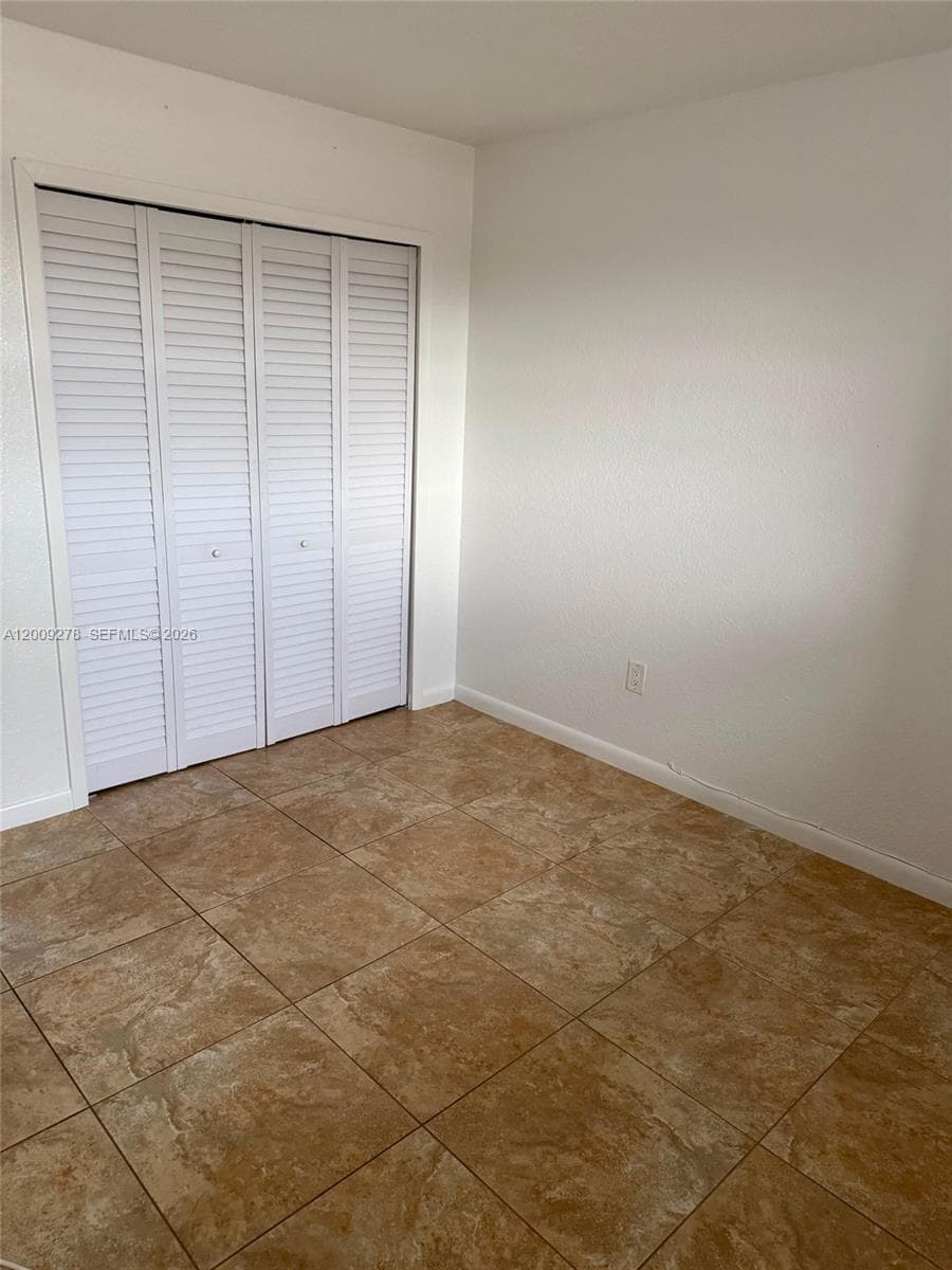 8425 NW 8th St # 306, Miami FL 33126