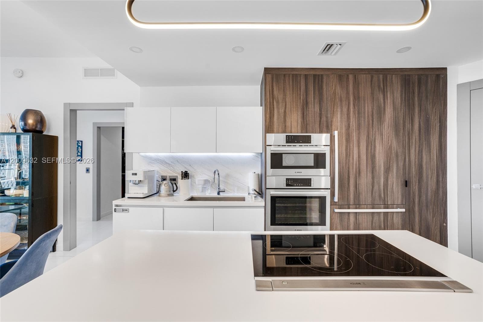 851 NE 1st Ave # 1408, Miami FL 33132