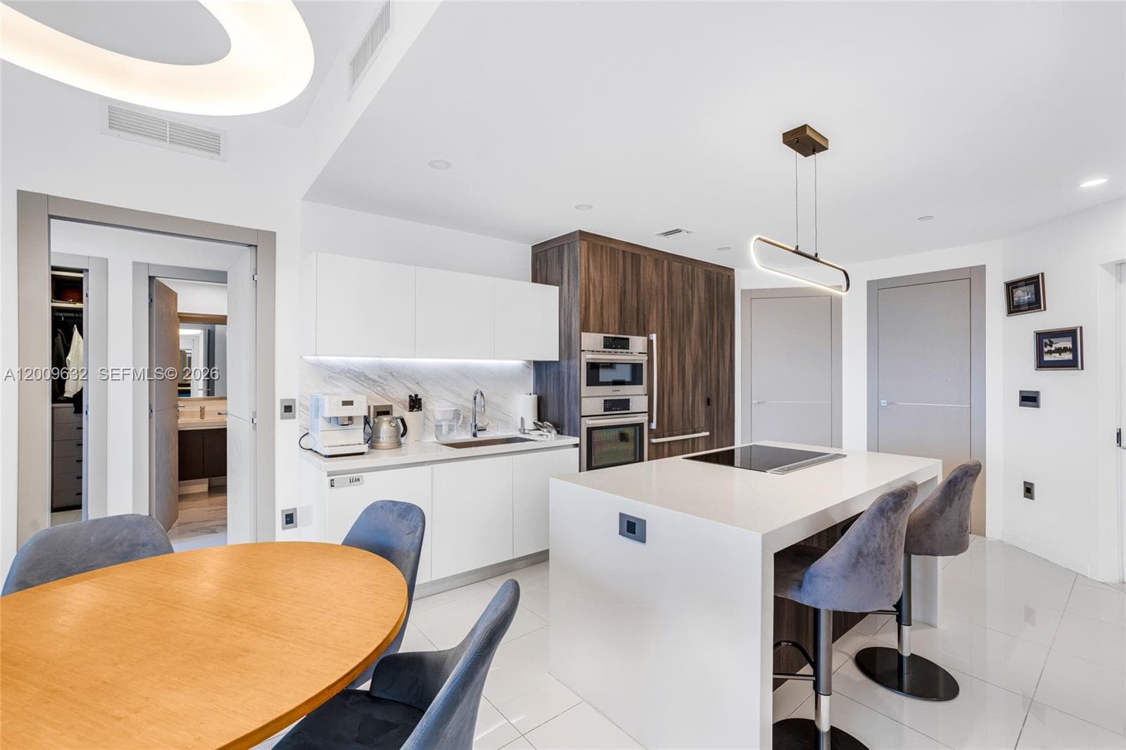 851 NE 1st Ave # 1408, Miami FL 33132