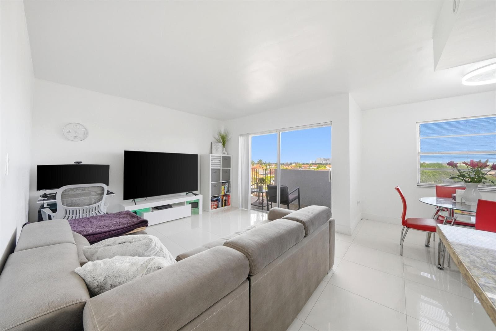1221 SW 122nd Avenue # 401, Miami FL 33184