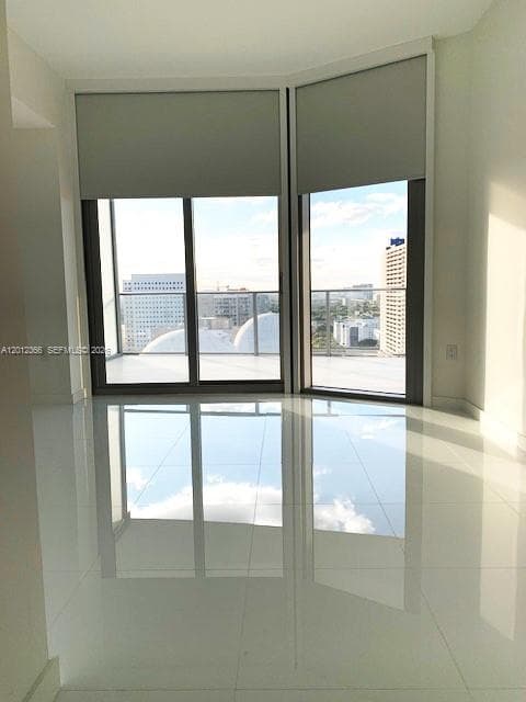 851 NE 1st Ave # 2110, Miami FL 33132
