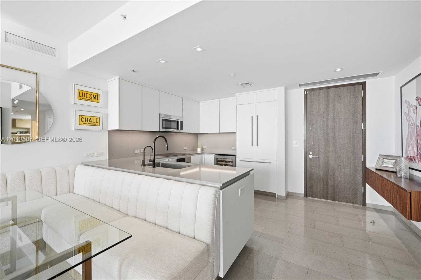 68 SE 6th St # 1904, Miami FL 33131