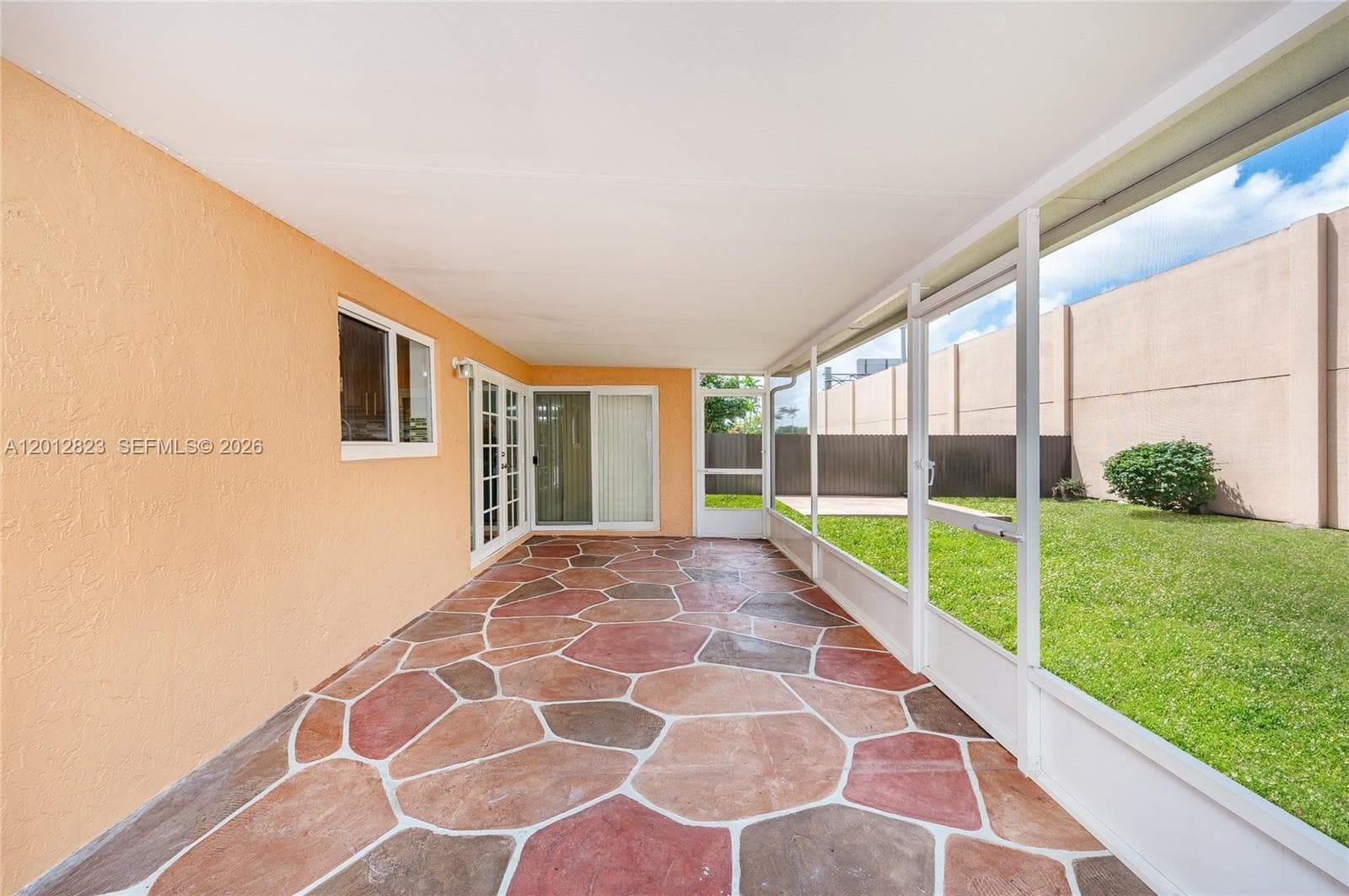 1007 NW 106th Ave Cir, Miami FL 33172