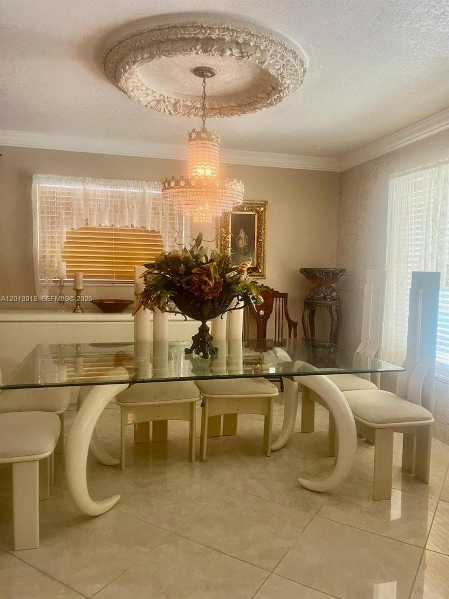 2525 SW 107th Ct, Miami FL 33165