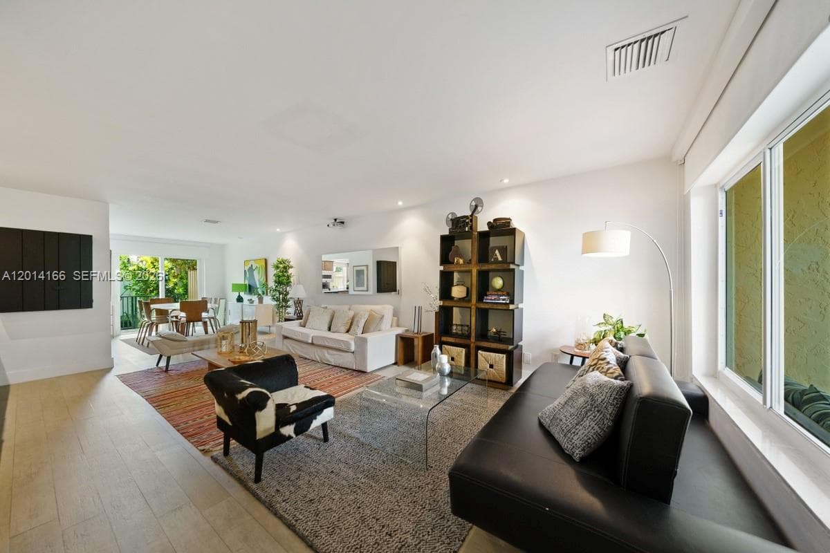 232 Sea View Dr # 108, Key Biscayne FL 33149
