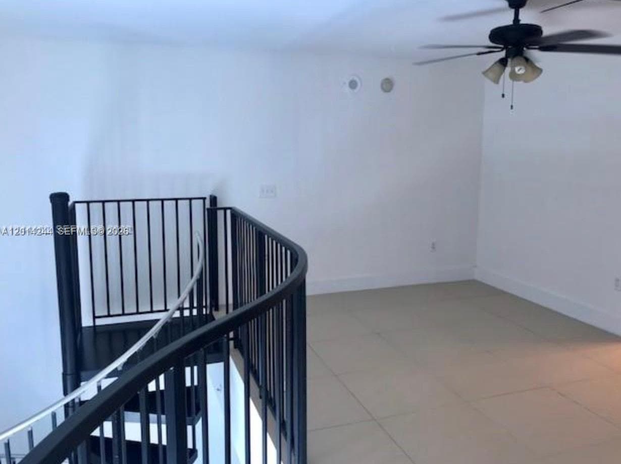 300 S Biscayne Blvd # L32, Miami FL 33131