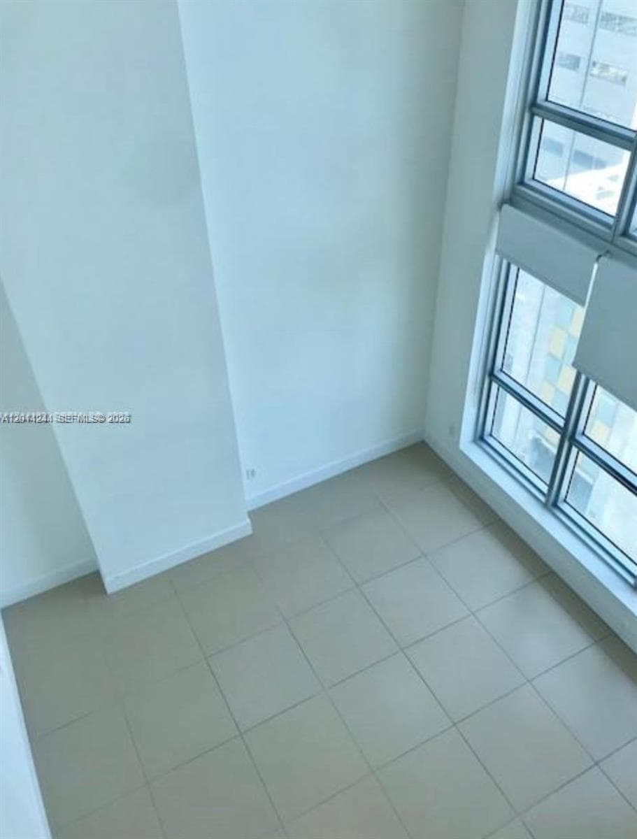 300 S Biscayne Blvd # L32, Miami FL 33131