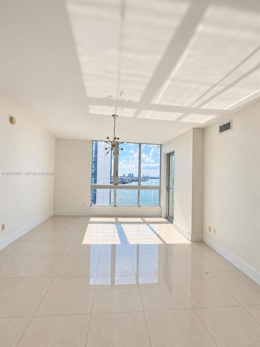 300 S Biscayne Blvd # 3212, Miami FL 33131