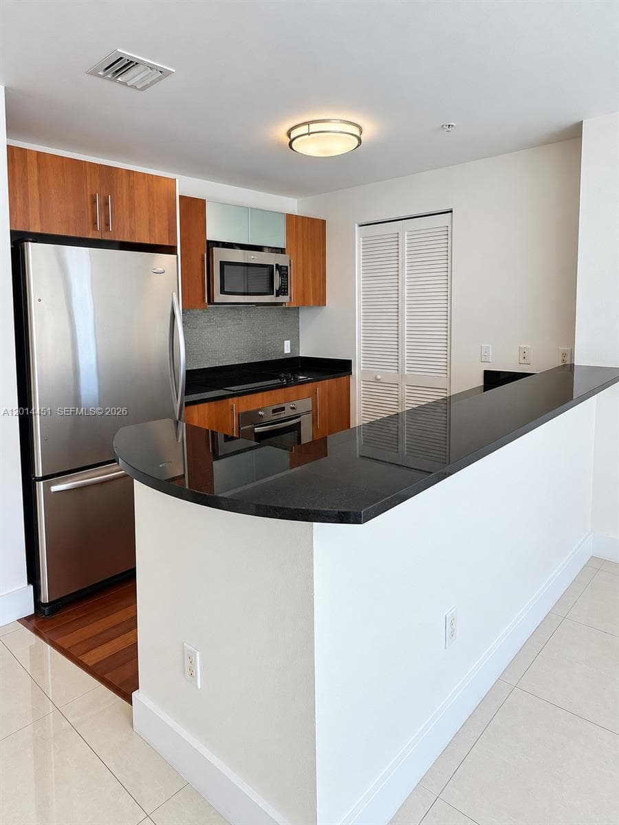 300 S Biscayne Blvd # 3212, Miami FL 33131