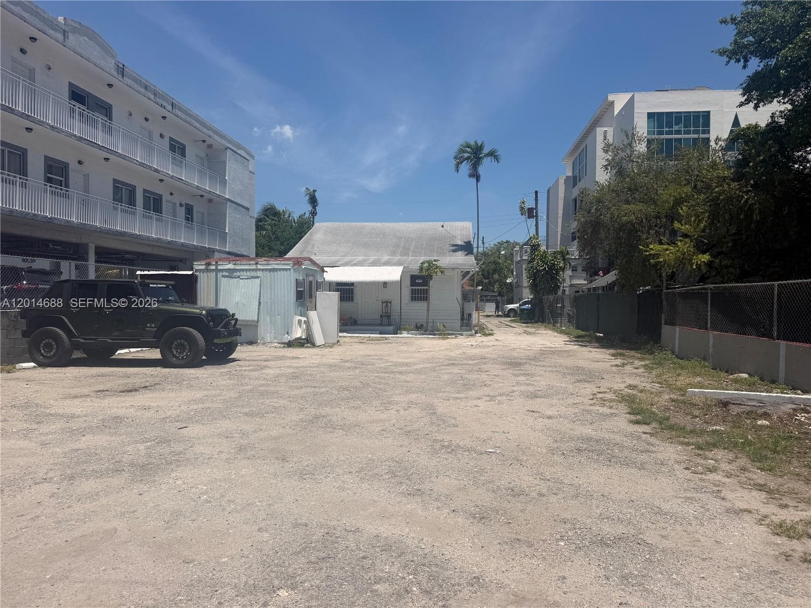 1236 NW 5th St, Miami FL 33125