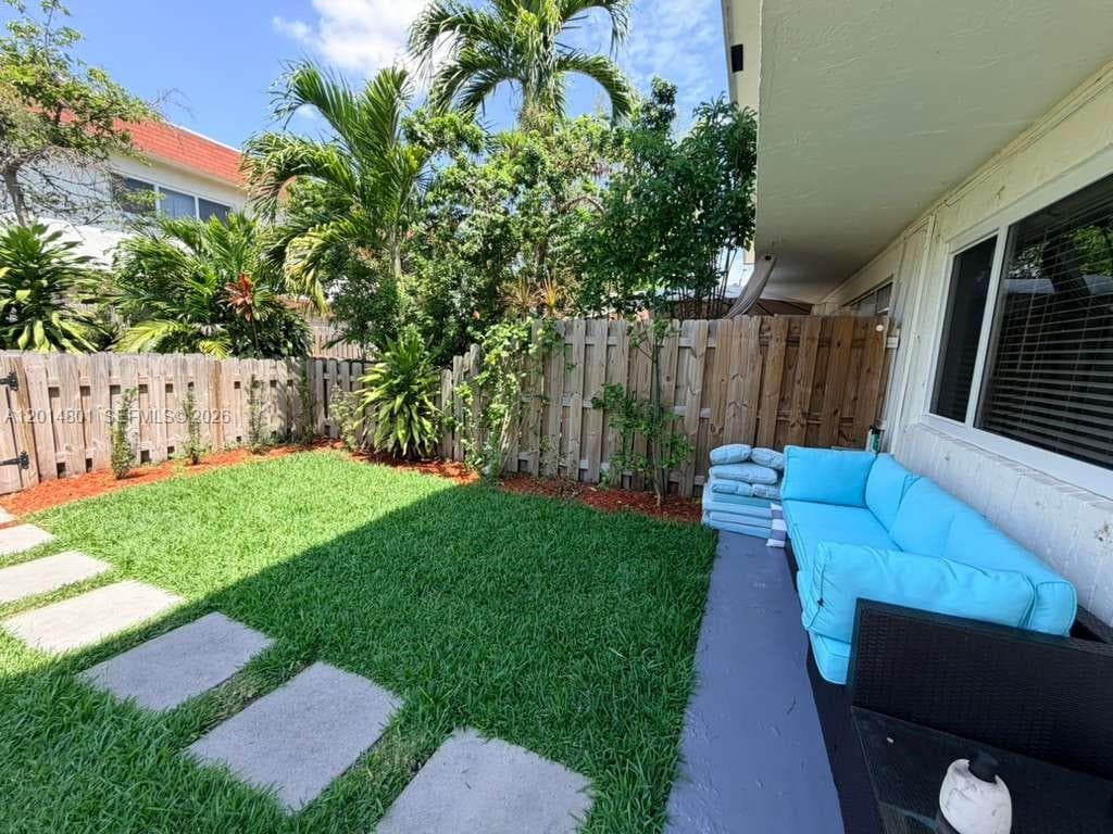 1500 NE 151st St # 104, Miami FL 33162